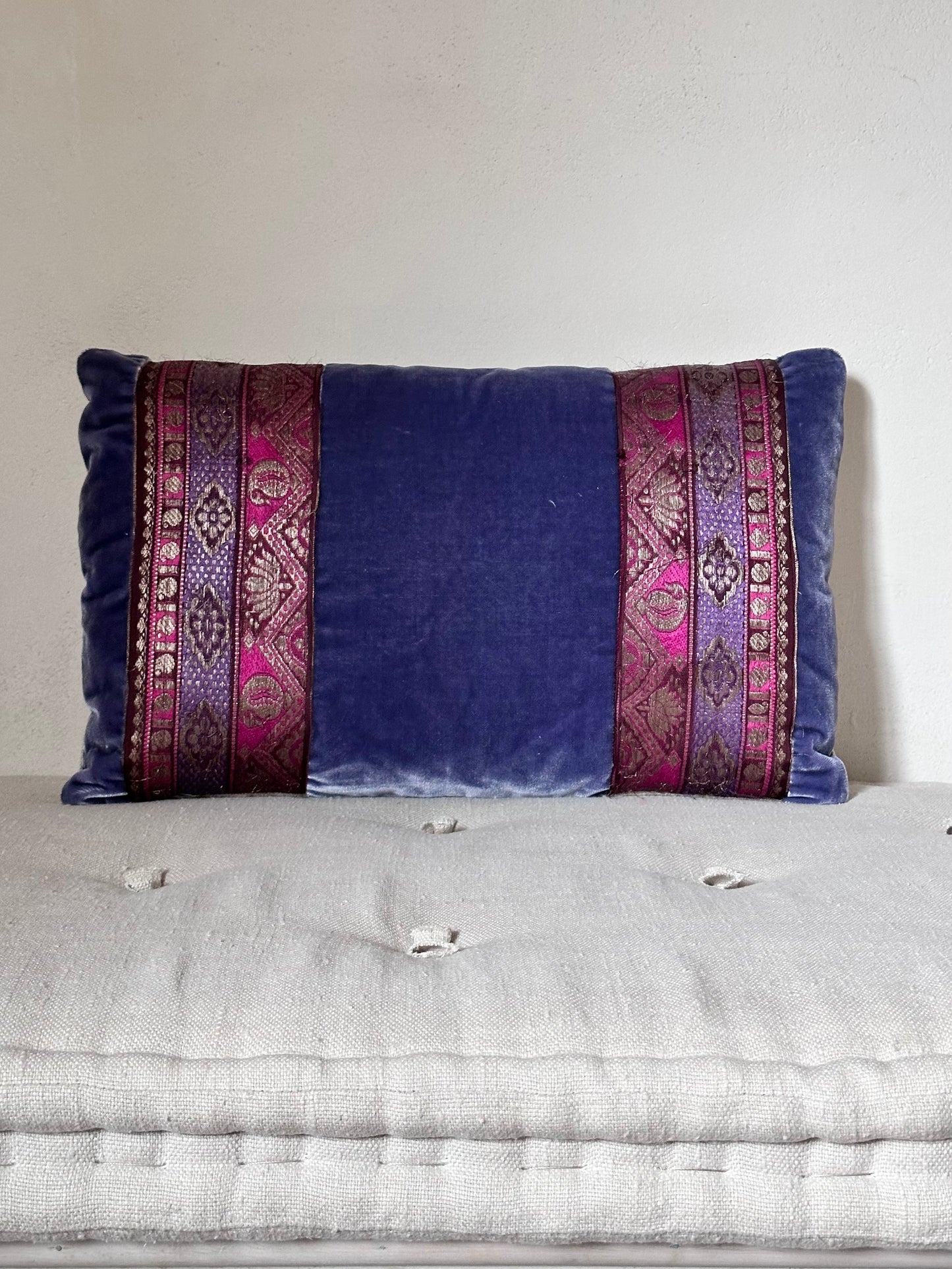 Velvet cushion with Indian trim