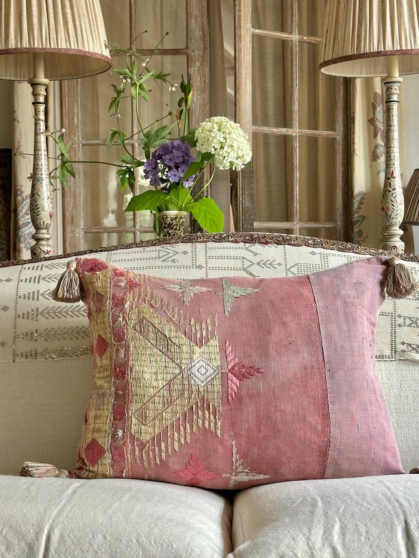 Vintage cushion with tassels